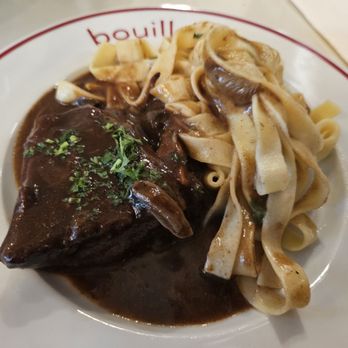 Bouillon MOULIN - Boeuf Bourguionon - French Near Me - Newport Beach, California