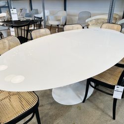 Design Within Reach - Oxnard Outlet - Dining room table