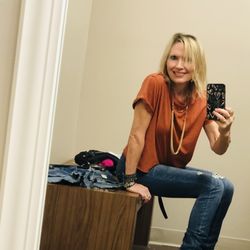 The Blonde Salon - Not 20 anymore, bur Taylor's blond hair makeovers always make me feel that way!