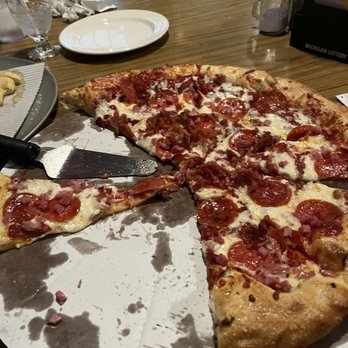 Kimmie’s Pub N Grub - Bacon, ham, pepperoni pizza - Tacos Near Me - Prescott, Michigan