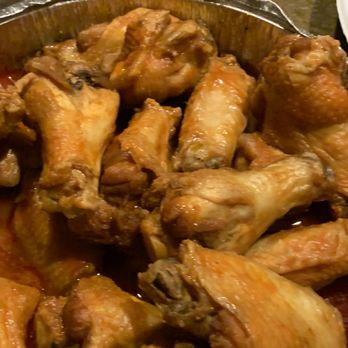 Ray's Pizza - Hot wings? Where is the hot sauce? They looked baked!!! - Pizza Near Me - Surprise, Arizona
