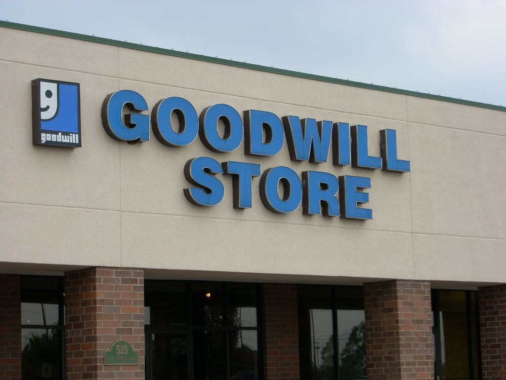 GOODWILL AT DUPONT VILLAGE Updated September 2024 10 Reviews 525 E Dupont Rd, Fort Wayne