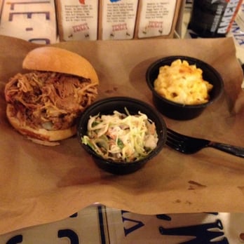 Mission BBQ - Pulled Pork w/ Mac n Cheese - Barbeque Near Me - Richmond, Virginia