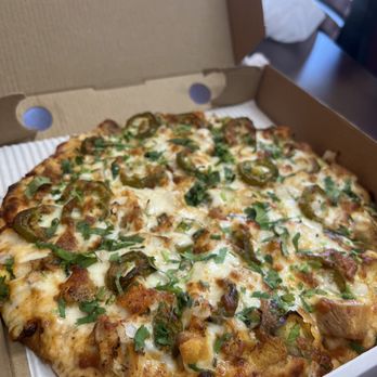 2 For 1 Pizza House - Sawmara Personal Size Bombay Shawarma Chicken Pizza Lunch Special spicy - Pizza Near Me - Fresno, California 2 For 1 Pizza House - Sawmara Personal Size Bombay Shawarma Chicken Pizza Lunch Special spicy - Pizza Near Me - Fresno, California