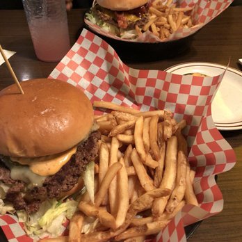 Bob's Big Boy Broiler - Mmmm - American Near Me - Downey, California