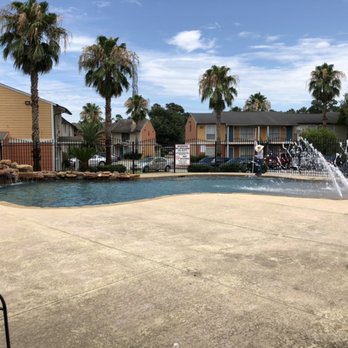 Bleu Lake Pools - Apt. Complex - Pool Cleaners Near Me Bleu Lake Pools - Apt. Complex - Pool Cleaners Near Me