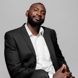 Creationous - Studio Style Headshots