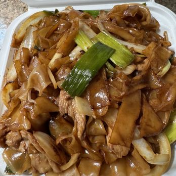 Peking Delight - Chicken chow fun - no bean sprouts, with extra green onions - Chinese Near Me - San Ramon, California