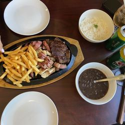 Espetinho Carioca - Churrosco Misto, rice and beans