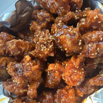 Flying Chicken Pa-Dak - Container full of popcorn chicken / sweet garlic - Chicken Wings Near Me - Artesia, California