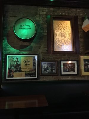 Glascott’s Saloon by null