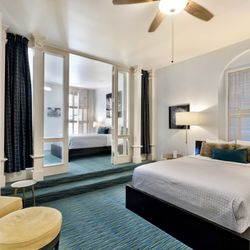Lodgewell - Skip the downtown hotel rooms and stay in a stunning 4600 sf home instead with 4 bedrooms and 3.5 baths. Way better experience!