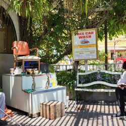 Mission Hand Car Wash - Wait area