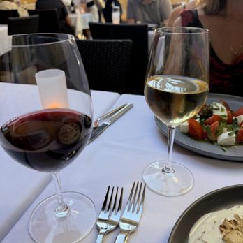 Il Cortile Ristorante - 2021 Clesi Sangiovese & 2021 Wrath "Fermata" Chardonnay - Italian Near Me - Paso Robles, California