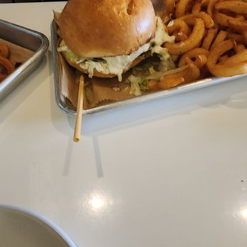 Bobcat Bonnie's Ferndale - Classic Burger - Gastropubs Near Me - Ferndale, Michigan