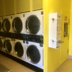Coomera Coin Laundry - 8 coin operated washing machines