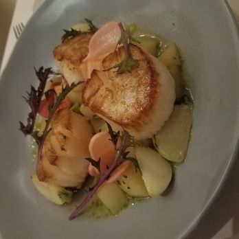 Nine-Ten - Main sea scallops - Bars Near Me - La Jolla, California