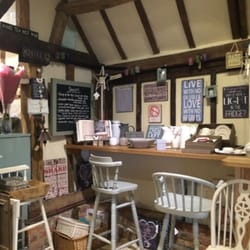 The Speckledy Hen - Little deco shops attached to the cafe