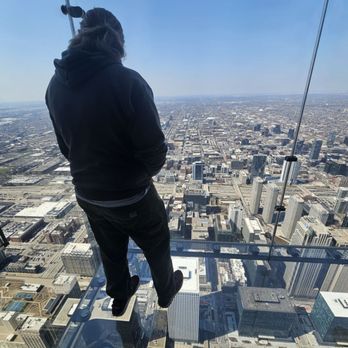 Willis Tower - Landmarks & Historical Buildings Near Me - Chicago, Illinois