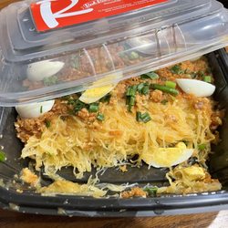 Red Ribbon Bakeshop - Cheaply prepared palabok, not enough sauce!