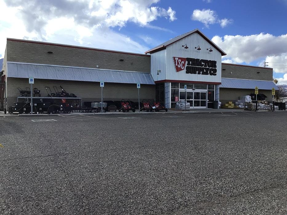 Tractor Supply Image