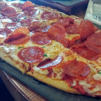 Uno Pizzeria & Grill - Pepperoni Flatbread - Pizza Near Me - Newtown Square, Pennsylvania Uno Pizzeria & Grill - Pepperoni Flatbread - Pizza Near Me - Newtown Square, Pennsylvania
