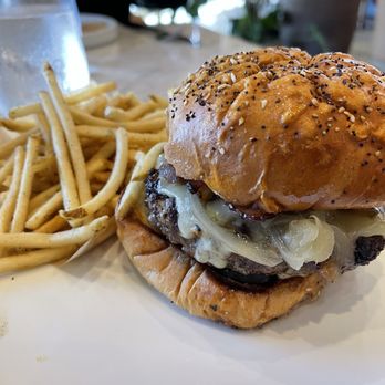 et al. - Etal burger - Breakfast & Brunch Near Me - Honolulu, Hawaii