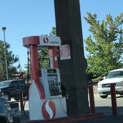 Safeway Fuel Station - Clean fuel areas.