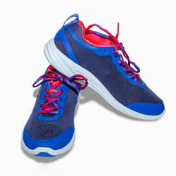 HOB Thrift Boutique - Hoka One runners for $38