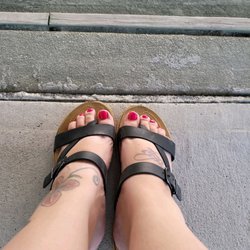 Golden Nails - Gel pedicure