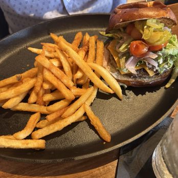 Benny & Hash - Cheeseburger - Comfort Food Near Me - Montgomery, Texas Benny & Hash - Cheeseburger - Comfort Food Near Me - Montgomery, Texas