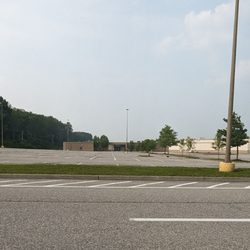 The Shoppes At South Hills - Formerly Hess's and Burlington. What a ghost town it is here.