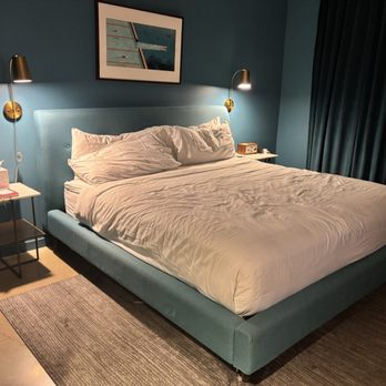 The Ruby Hotel & Bar - Super cozy room! - Hotels Near Me - Round Rock, Texas