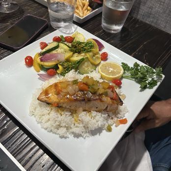 OASIS- The Kitchen Lounge - Salmon - Salad Near Me - Ave Maria, Florida