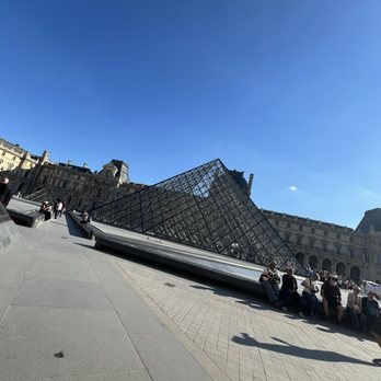 Musée du Louvre - Museums Near Me - Paris, 75