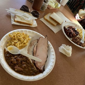 Riley's Pit BBQ - Barbeque Near Me - Lockhart , Texas
