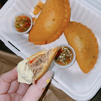 El Pilón - Shredded Beef Empanada - Food Trucks Near Me - Portland, Oregon El Pilón - Shredded Beef Empanada - Food Trucks Near Me - Portland, Oregon