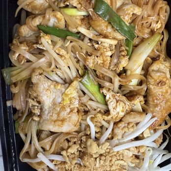 Thai Kitchen - Pork Pad Thai - Thai Near Me - Centreville, Virginia
