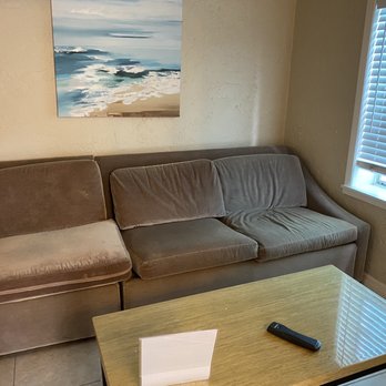 Island Time Inn - Living room, unit 5 - Vacation Rentals Near Me - Bradenton Beach, Florida Island Time Inn - Living room, unit 5 - Vacation Rentals Near Me - Bradenton Beach, Florida