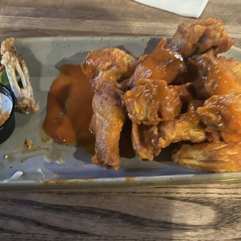 Smiths American Tavern - Chicken wings - Breakfast & Brunch Near Me - Lakeland, Florida