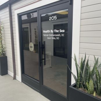 Fattie Esfahanizadeh, DC - Entrance. - Chiropractors Near Me - Del Mar, California Fattie Esfahanizadeh, DC - Entrance. - Chiropractors Near Me - Del Mar, California