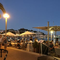 Mamma mia - Aussicht vom Tisch auf den Hafen