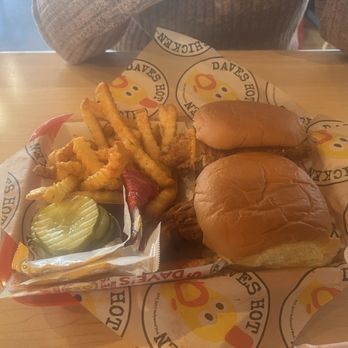 Dave's Hot Chicken - Combo Dave's #2 2 Sliders w/ Fries - Chicken Shop Near Me - Louisville, Kentucky