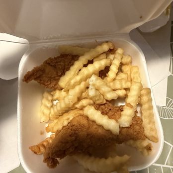 Raising Cane's Chicken Fingers - Kids chicken fingers - Fast Food Near Me - Winter Park, Florida