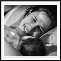 O‘ahu Birth Doula - Teresa Robertson - Birth mother meeting her newborn for the first time.