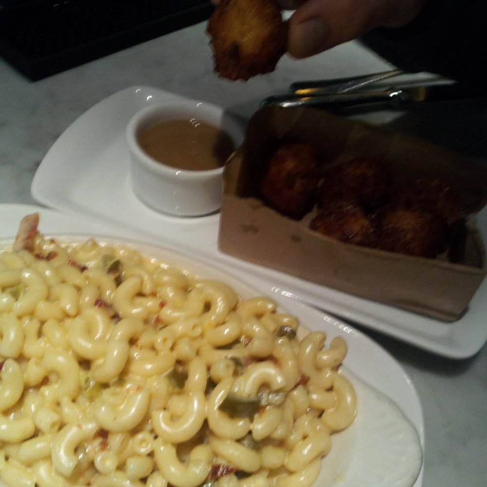 22 Bistro - Mac 'n cheese with jalapeno. - New American Near Me - Olympic Valley, California