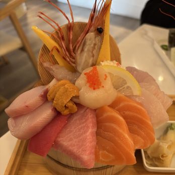 Sushi Nori - Chirashi Bowl - Sushi Bars Near Me - Seattle, Washington