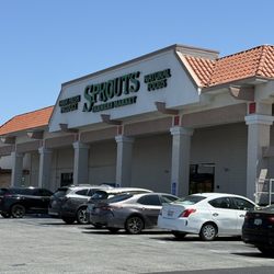 Sprouts Farmers Market - Outside view
