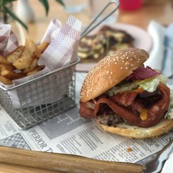 The Dish & The Spoon Cafe - Dish & Spoon Burger & Chips