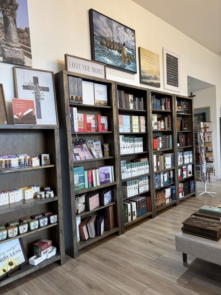 Holy Land Books & Gifts Logo